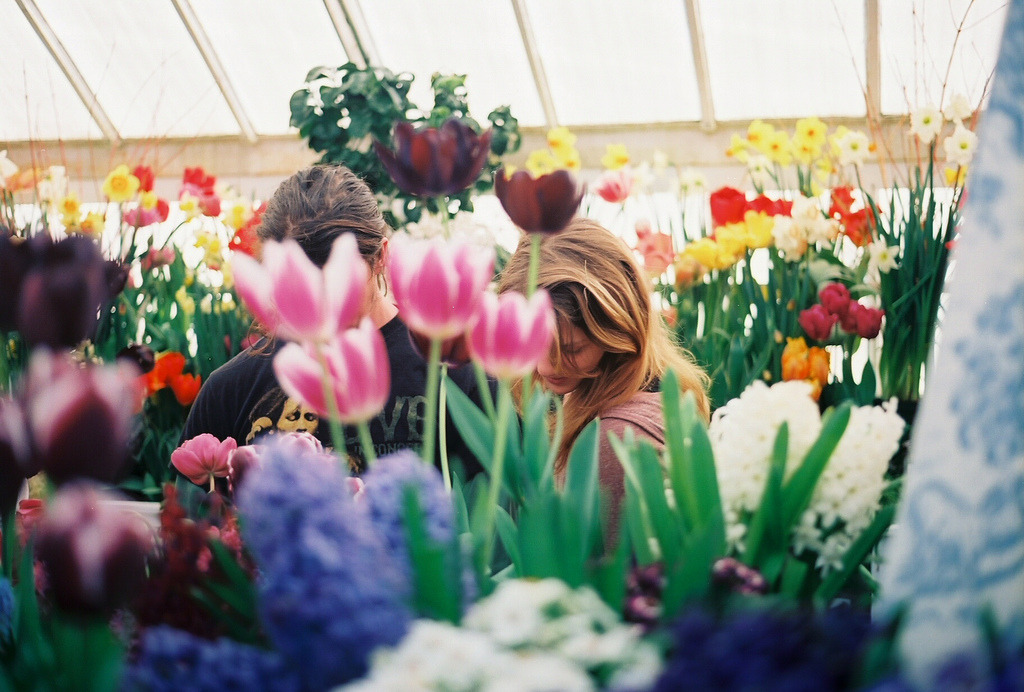 vacationinparadise:  Lovers (by Judy y. Liang)