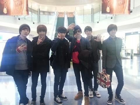 ilovemyjokwangmin:  Boyfriend going back to Korea. Source: Boyfriend Japan Official