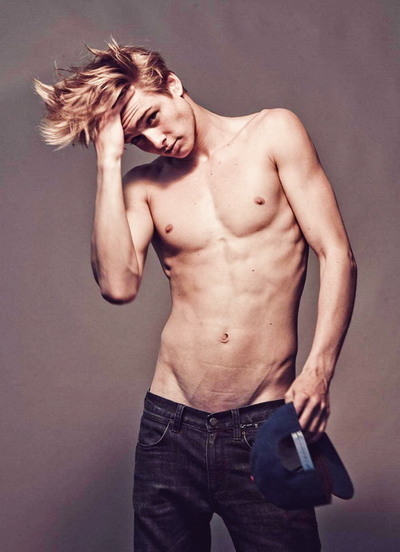 cuteguyss:   SB: Daniel  
