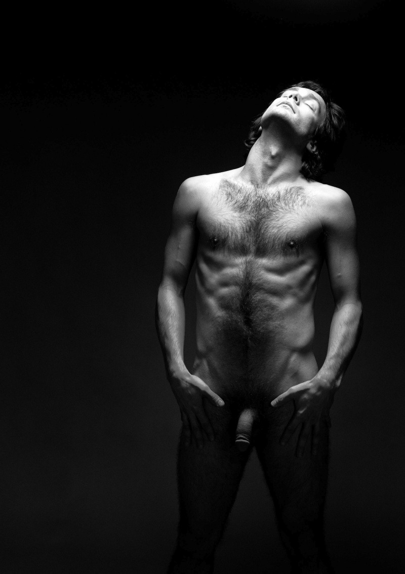 mysexywetworld:  Mo posto un po’ di peni va’ xD 