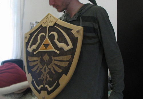 otlgaming: WOODEN HYLIAN SHIELD FROM LEGEND OF ZELDA Paulo Vinícius D. Horstma (aka clefrayea