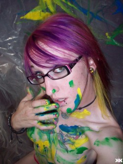 thevodkkagirls:  Real Hot Alt Girls.   You got a little bit of paint on you.