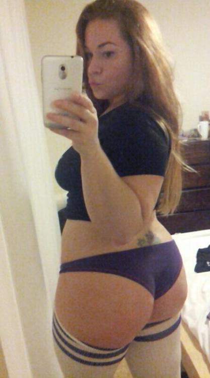 thickchicksnjunk:  ashley-boom: These “socks” are ridiculous