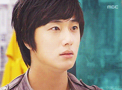 orange-empress:  Jung Il Woo and Chansung in Unstoppable High Kick 