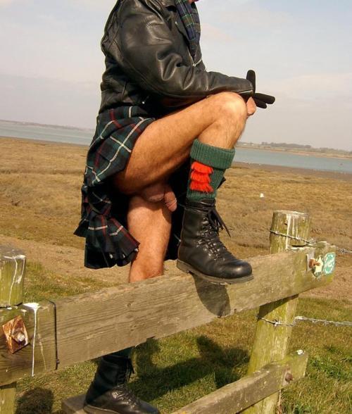 jabbati:  Men In Kilts 