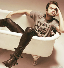 ladauphines:  1/? sebastian stan 