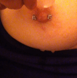 itsmebaked:  Ice for Topless Tuesday!!