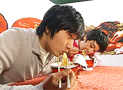 orange-empress:  too much ramyeon… 