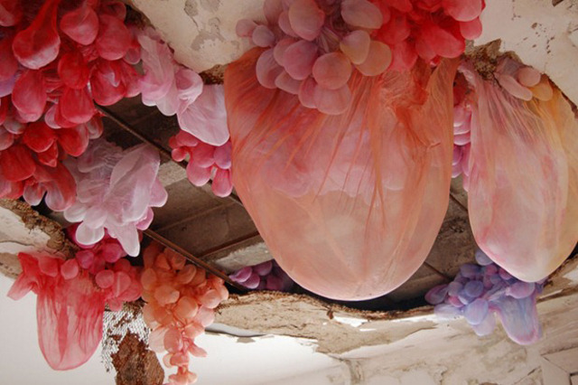 pulmonaire:  Thread Installation by Lisa Kellner