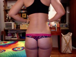 fuckyesnicole:  30down30more:  fitsp0:  squats  do them.   OMG IN A TOTALLY NON OFFENSIVE WAY, I HAVE A SQUARE BUTT TOO! but omg it’s so round I can have a round butt, and now me and my boyfriend can stop calling me spongebob square pants whatagreatday.