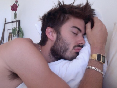 guccified: y-eezus:  imagine waking up next to this asdfghjkl  oh my goodness