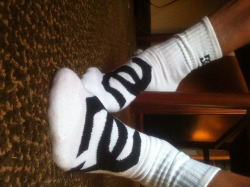 dirtysmellysocks:n2ftgear: I do wear white socks, they just dont get as much lens time  Another hot find from my buddy Tom! http://dirtysmellysocks.tumblr.com/