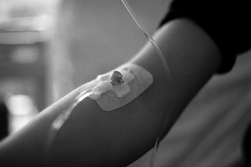 love-your-body-today:  Cuidado antes de dizer algo para uma garota sobre sua aparência. Suas palavras podem ser a mão que a empurra precipício abaixo. Palavras tem o poder de destruir uma vida.   