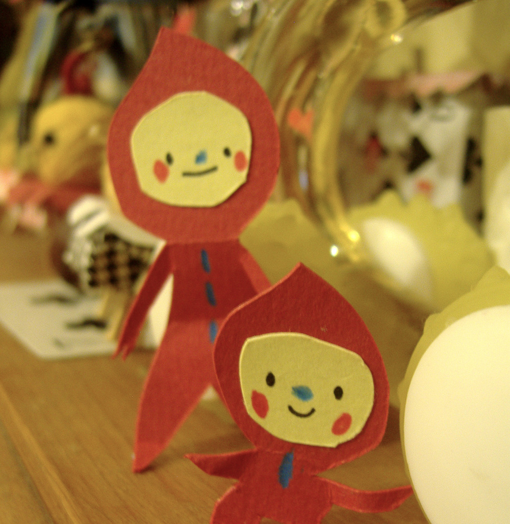 cardboardlife:  Elves in my house! 