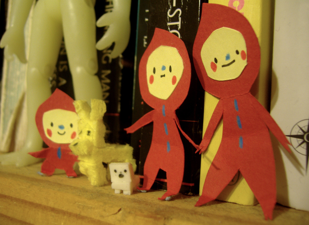 cardboardlife:  Elves in my house! 