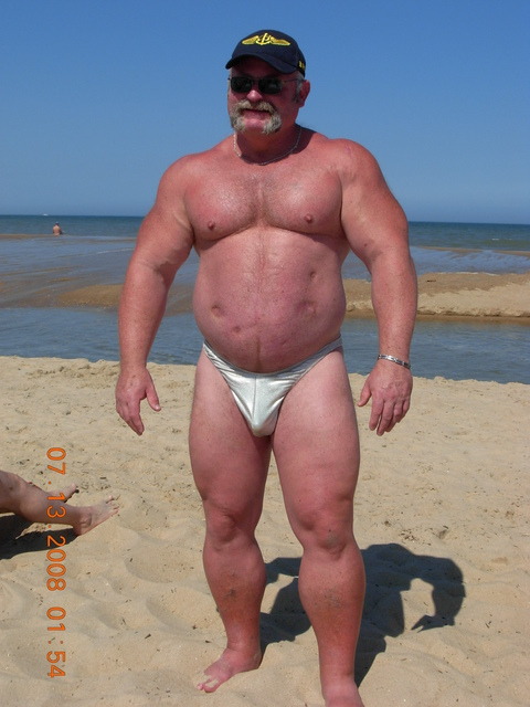 Sex speedozone:  beefy boyz in speedo pictures