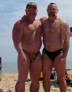 speedozone:  beefy boyz in speedo