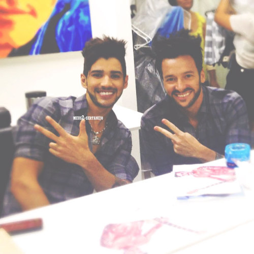  Gusttavo Lima e Rodrigo Faro na gravação do Dança Gatinho. 