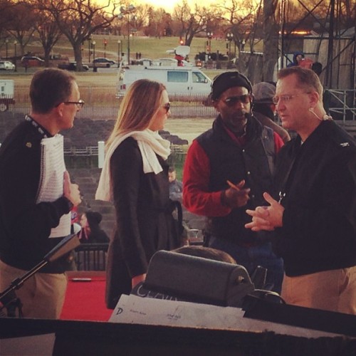 usnavyband: Rehearsing with @ColbieCaillat for National #treelighting tomorrow. @goparks @usnavy