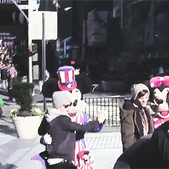  Niall and Louis dancing in Times Square today                             