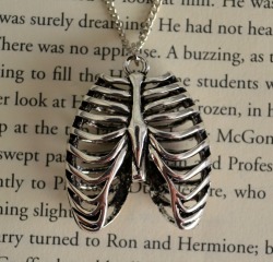 death-by-lulz:  Wicked Clothes presents: the Anatomical Rib Cage Necklace! Use coupon code “1000NOTES” to get 10% off your entire purchase! Order now!