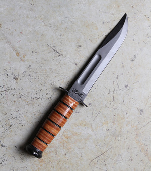 wantthese:  Ka-Bar USMC Knife