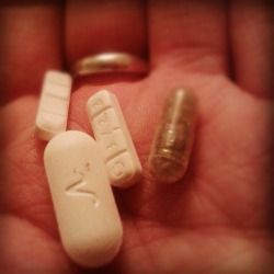 jesycastarrpersonal:  muscle relaxer, xanax, molly 