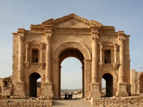 ancientart:The Ancient Roman Arch of Hadrian, Jerash, Jordan.Photo courtesy Poco a poco