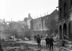 collective-history:  Men surveying the wreckage of Linenhall Barracks in the aftermath of the Easter Rising in Dublin, 1916 
