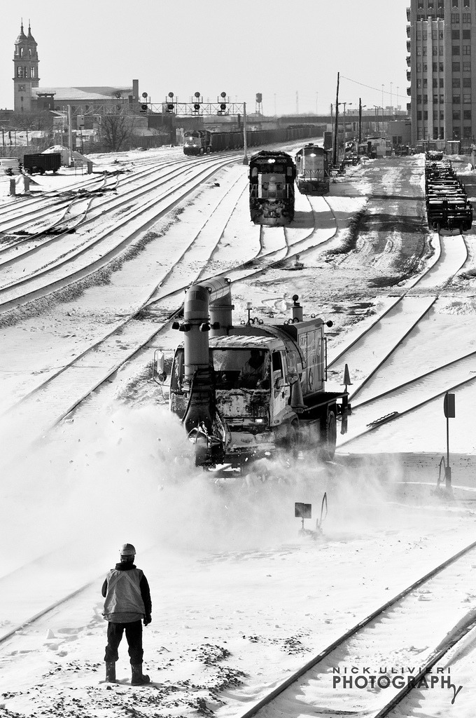worldwiderails:  (1.14.12) Snow Trains-23 (by ChiPhotoGuy) 