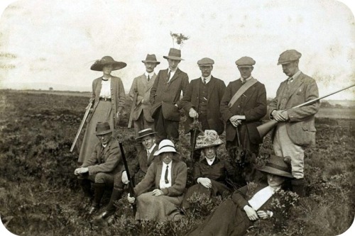 thesportinggunblog:briarandtweed:Scottish Shooting party, 1912As above, a shooting part in the early