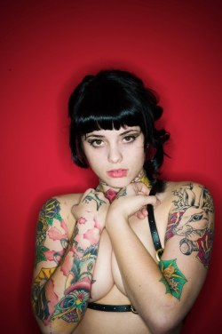 Welovehottattoos:  Radeo Suicide 