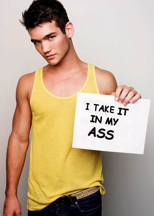 polodude74104:  hot guy…and HELL YES!   let me up in him!