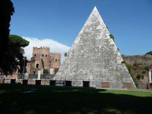 Gaius Cestius&rsquo; pyramid in Rome. Cestius was a roman noble man who lived in the 1st BC. He was 