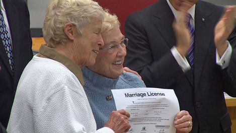 missshyclouds:  king5news:  Same sex marriage is now legal in Washington state. Jane Abbott Lighty and Pete-e Petersen were the first to receive their license in King County just after midnight. They have been together 35 years.  :’)  