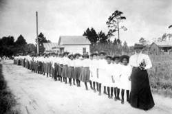 softscars:  Mary McLeod Bethune with a Line of Girls from the School In 1904, this daughter of former slaves moved to Daytona Beach, Fla., founded a school that later became Bethune-Cookman University. She also founded the National Council of Negro Women