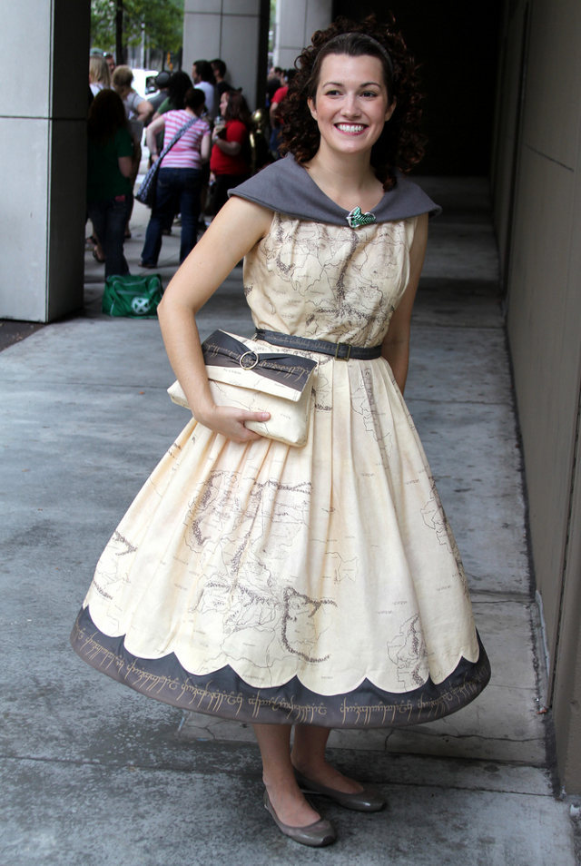 Geekwear of the day: Middle Earth map dress and clutch
Made by Flickr users Matt & Kristy for this year’s DragonCon