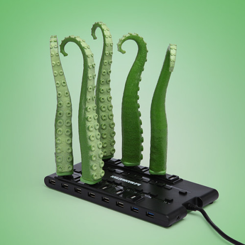 casualprivatepinkie:  meerkats-art-cave:  extradan:  twilightafterdark:  ianbrooks:  Squirming USB Tentacle You seem like the kind of person who needs more squirming tentacle in your life. Trust me, I can tell these things. Available at ThinkGeek for