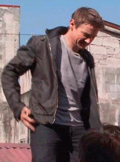 letsstretchbitches:  uuuhshiny:  The Bourne Legacy, P39 Stripping on the set. Behind