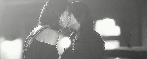 lesbian-desire:  Emily e Paige. 