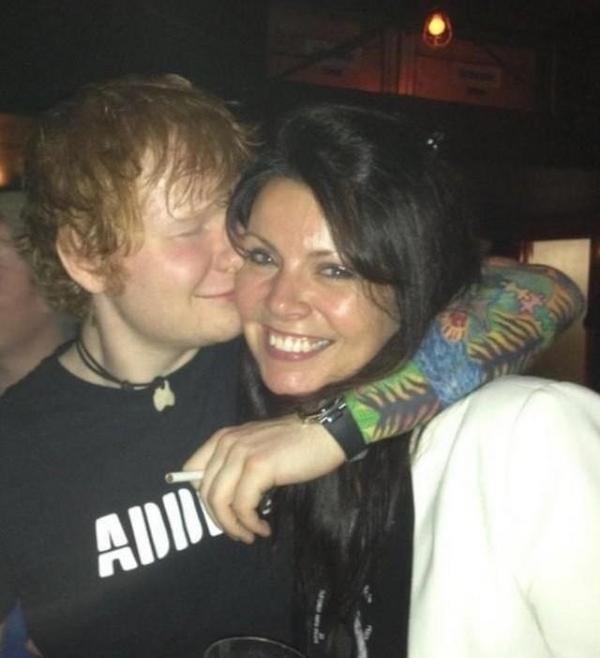 paulways-watching-1d:  Anne (Harry’s mum) and Ed Sheeran at the One Direction MSG