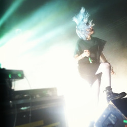 alice-fucking-glass:  priscillayasury:  I take the best pictures every time I see Crystal Castles  Woah,you’re right, this is Amazing! 