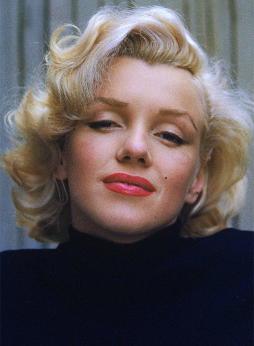  Marilyn Monroe photographed by Alfred Eisenstaedt, 1953.   