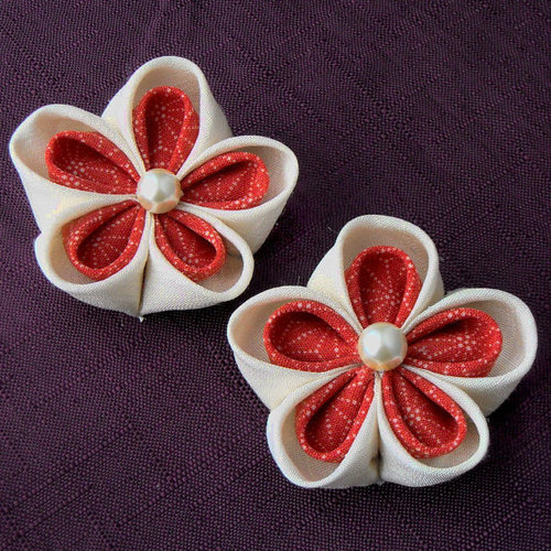 Kimono Kanzashi Fabric Flower - Set of 2 Hairclip - Ivory and Red