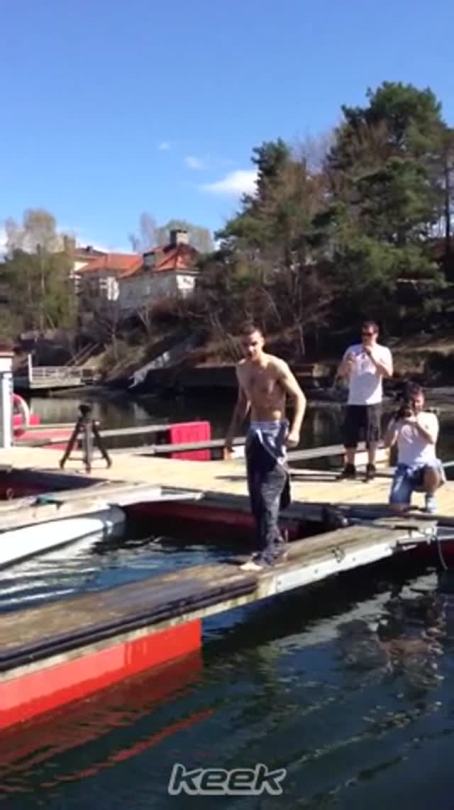 soontobebritish:   Liam offered to dive in really cold water in Oslo just for Keek!!