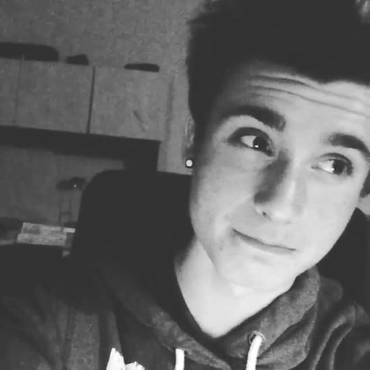 dewgongo:  weeklychris:  I just ate you  omg haha ur so silly and random!! :)