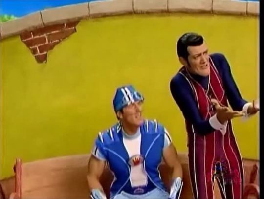 hamfootsia: jathis:  billybuckaroo: LazyTown is the closest to a real life cartoon