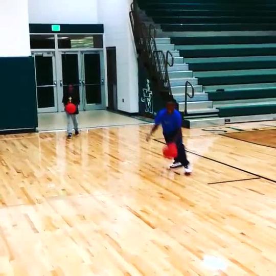 fuckyealebronjames:  LeBron Jr working on his game on the side. He wanna jump in