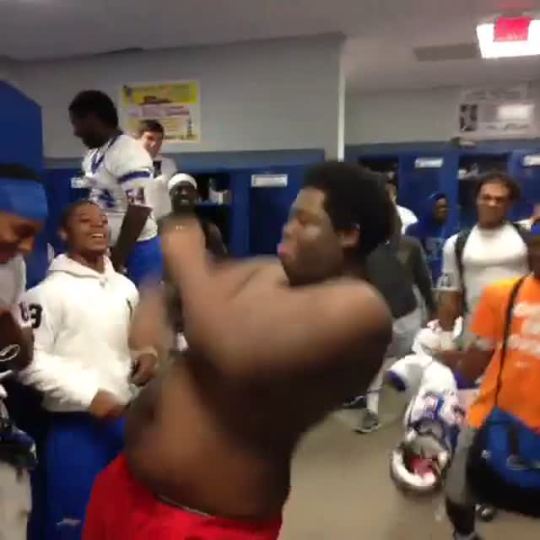 weloveshortvideos:  When your crush texts you first - Vine by dylan quinn  True