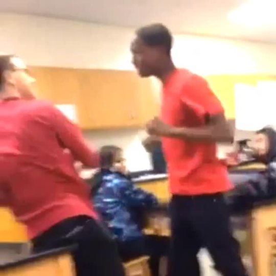 rastaqueen3000ad:  beyoncesupremacy:  bigboimarc:  icecubesangryface:  thirstingaintdead:  blackinamerica:  black-m3rmaid:  thetallblacknerd:  becuzbacon:  il-tenore-regina:  hopeth90:  Bet little nerd boy won’t go “rubbing” another POC’s hair….lil